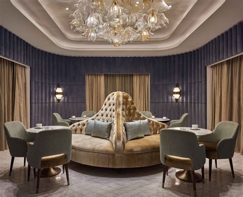 Imperial club lounge .